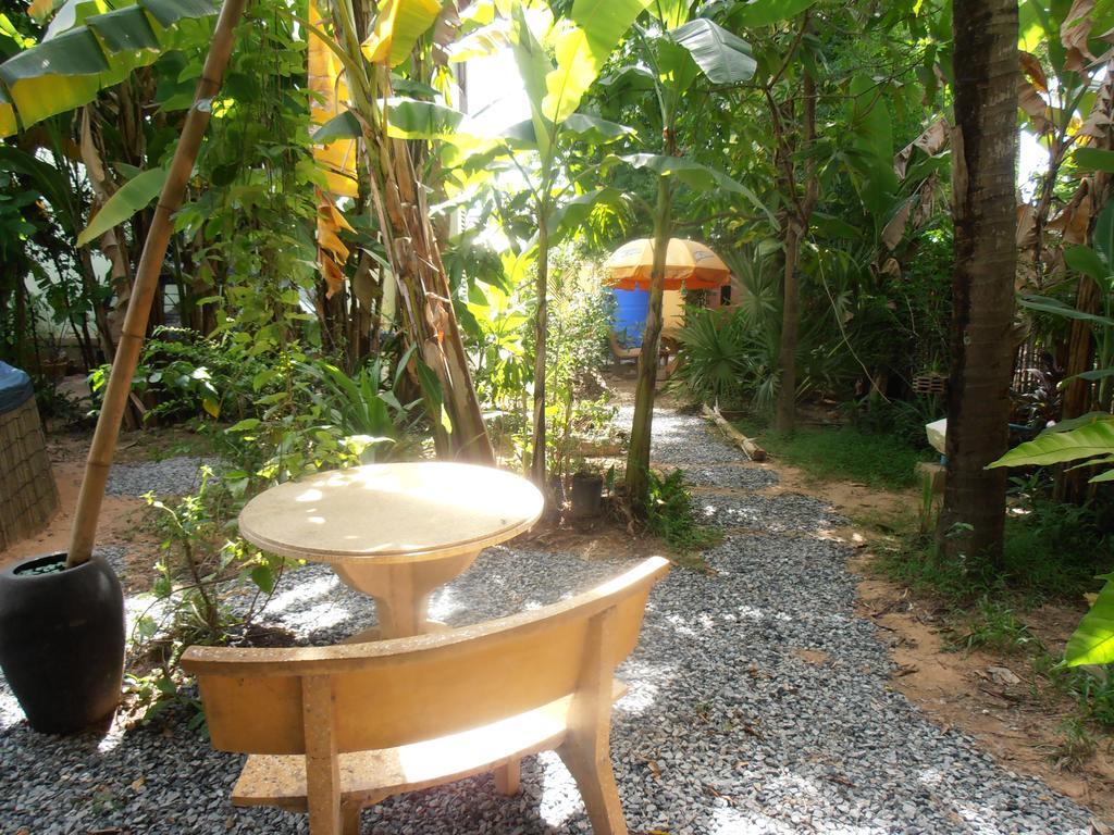 Firefly Guesthouse - The Berlin Angkor Ciudad de Siem Riep Exterior foto